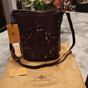 New With Tags Patricia Nash Hand Tooled Rich Brown Leather Bucket Bag
